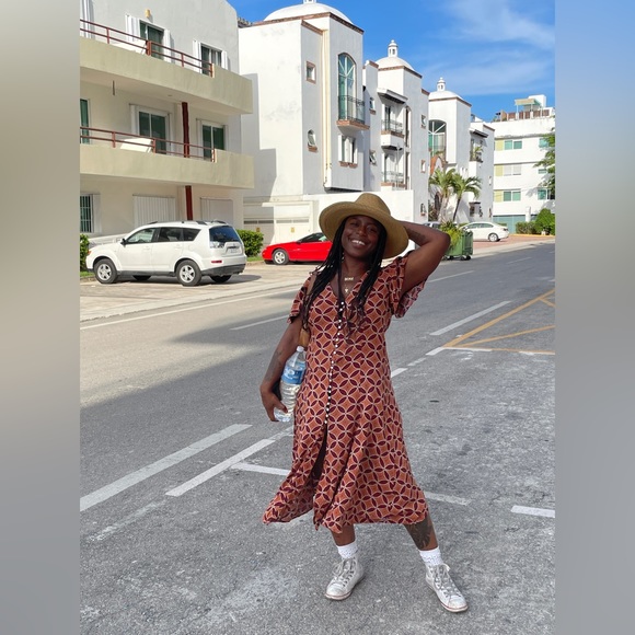 Meet your Posher - Picture 1 of 1